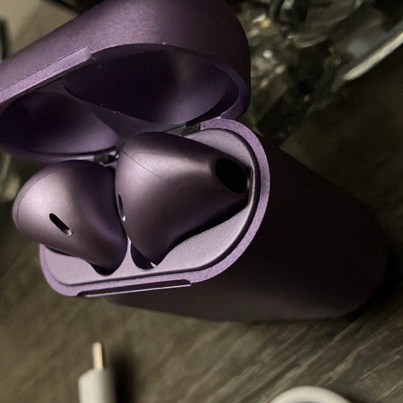 Purple metallic Wireless Earbuds with Charging Case - Picture 2 of 8